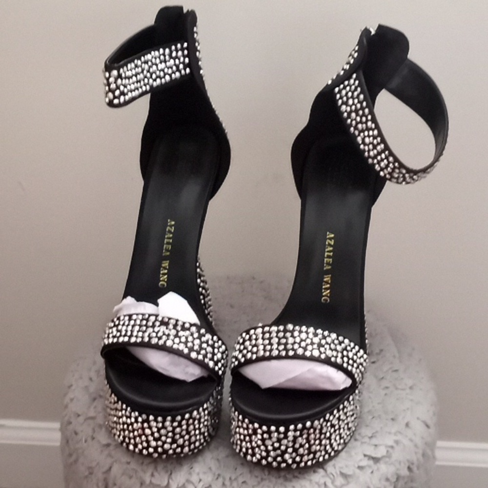 Azalea Wang Livia-Black "My Place or Yours" Chunky Sandal